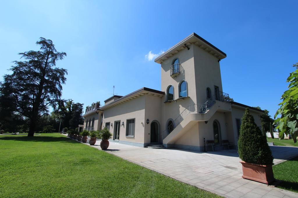 Villa Necchi Alla Portalupa Gambolò Exteriör bild